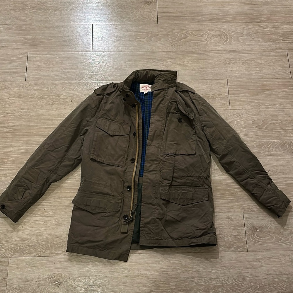 Men’s heavy weight Olive Green Brooks Brothers Red Fleece. Size: Medium